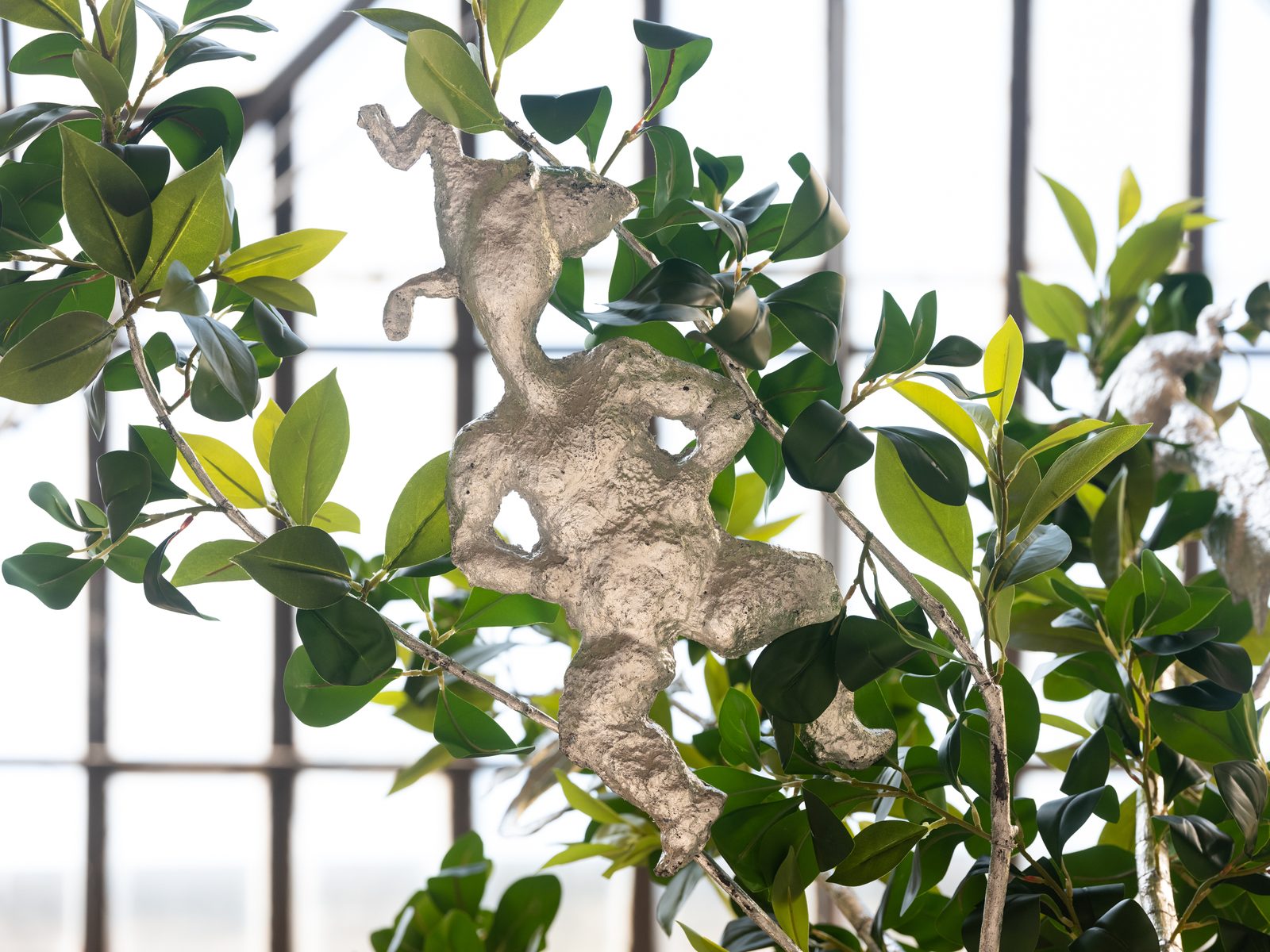 Processi di domesticazione espansa, installation view, aluminium, tropicalized iron, thermoformed PVC, Museo di Storia Naturale di Verona, Verona, 2022 — ph. Davide Galandini